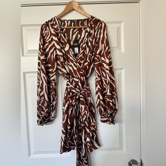 NWT FASHION NOVA SHE’S AN ANIMAL MINI DRESS. SIZE M - Picture 6 of 8